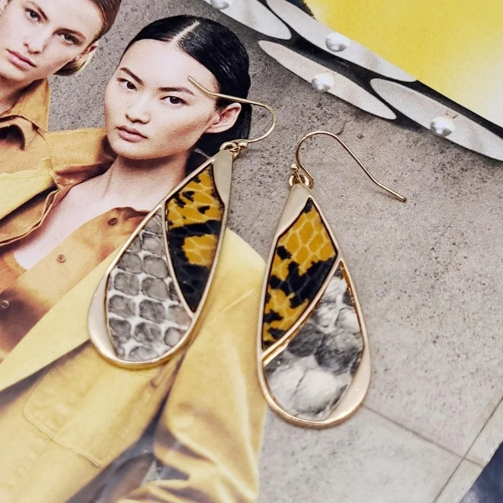 NWT Leather Python Print Gold Drop Earrings - Picture 13 of 13